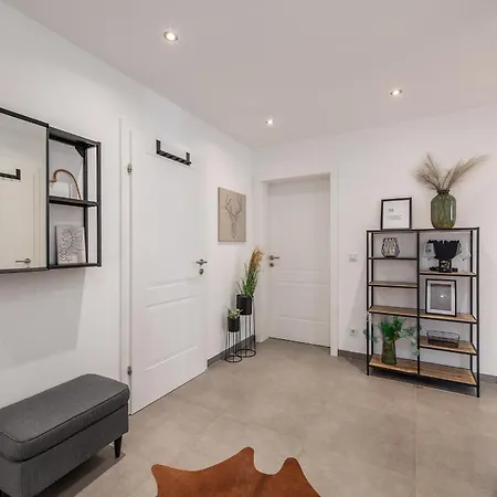 B-home - By Mynests Apartament *